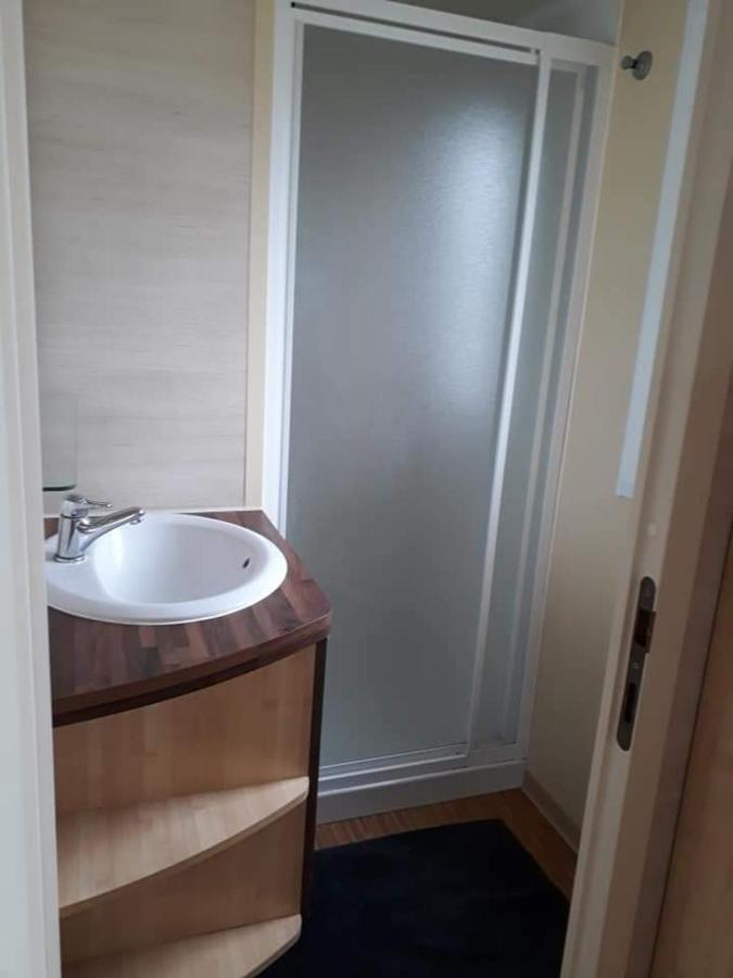 Stacaravan 4Pers In Bredene Met Eigen Tuintje 2449 Екстериор снимка